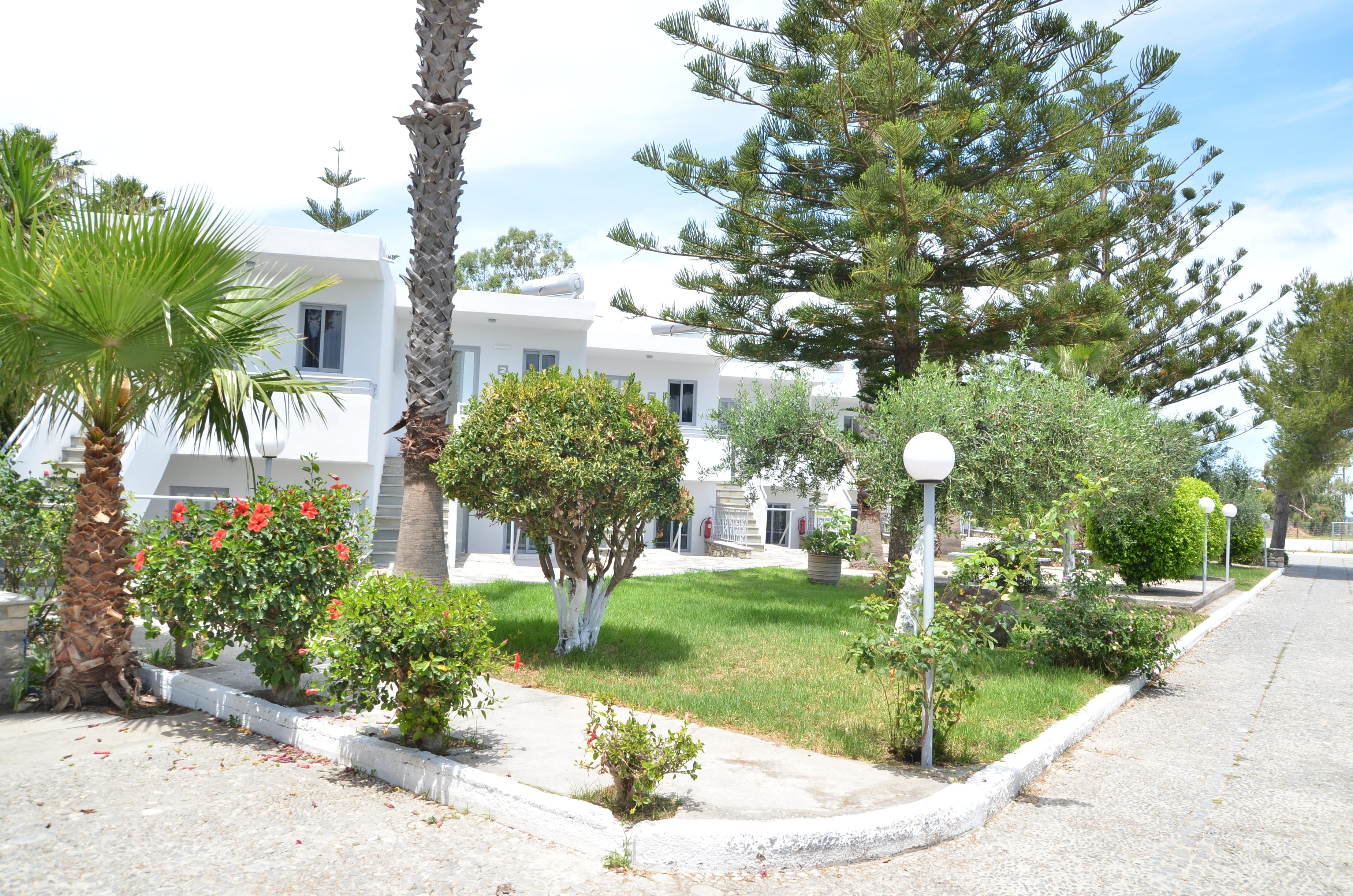 Blue Nest Hotel Tigkaki  Ngoại thất bức ảnh