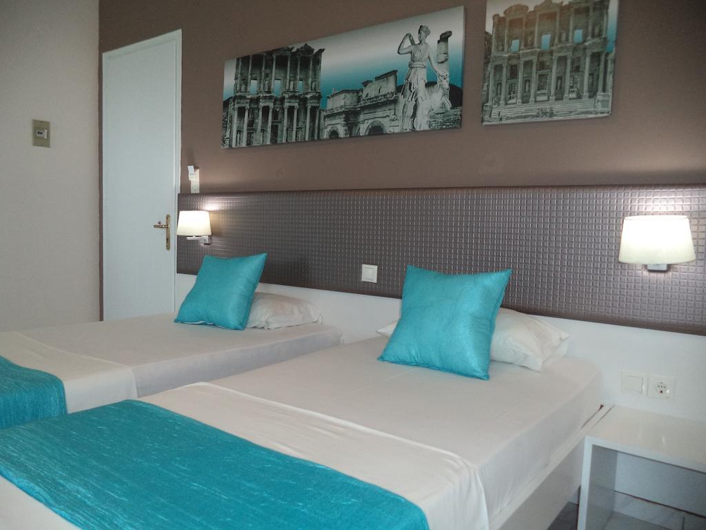Blue Nest Hotel Tigkaki  Ngoại thất bức ảnh